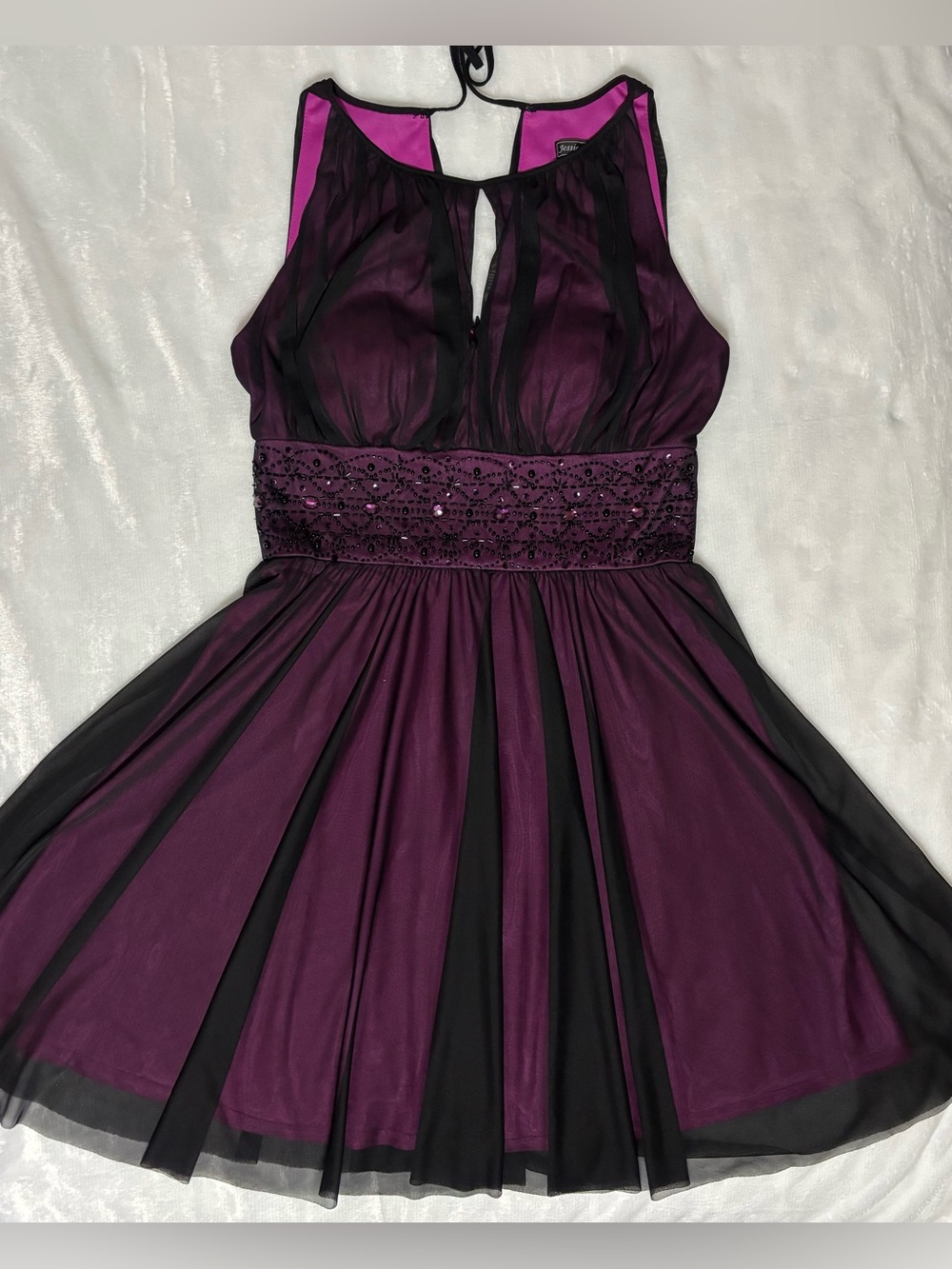 Women’s JESSICA HOWARD black chiffon over a magenta lining cocktail dress EUC